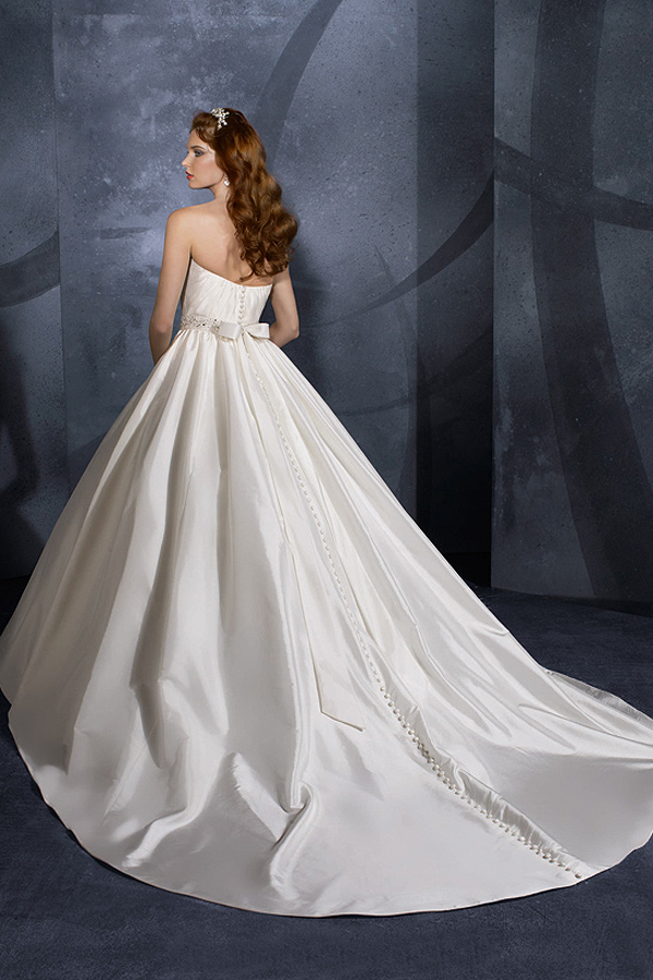Court Train Satin Ivory Wedding Gown - Click Image to Close